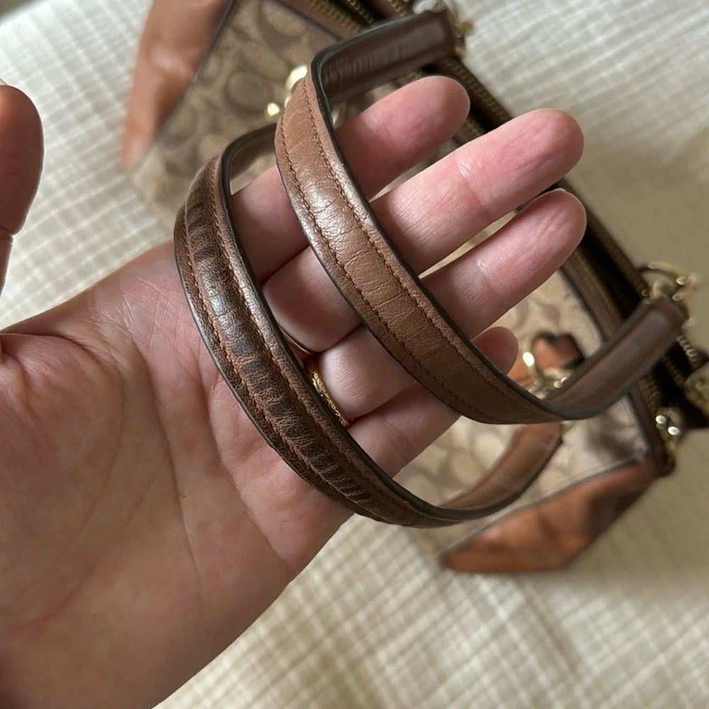 Coach Christie Carryall Signature Khaki Brown - Picture 17 of 17